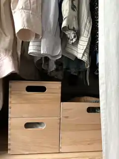 Ordnung im Kleiderschrank Holzboxen